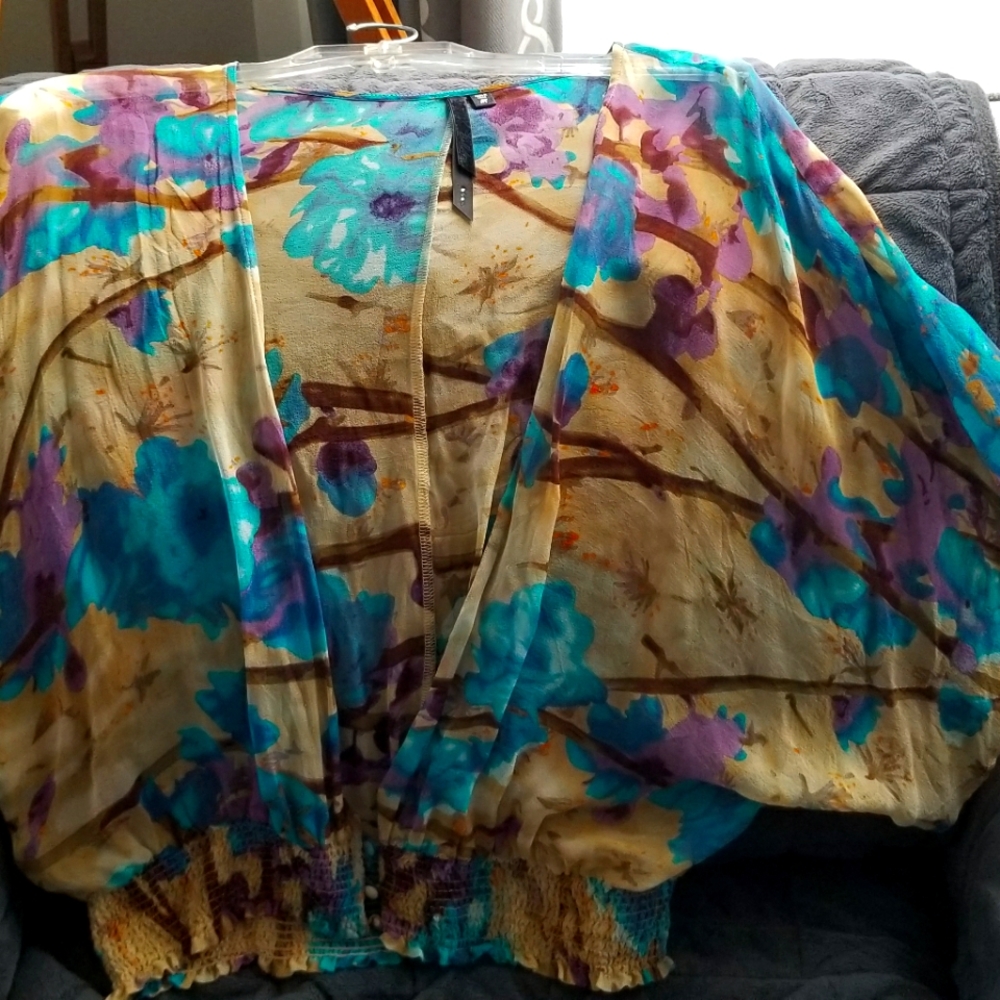 Gorgeous belletrix silk floral kimono top